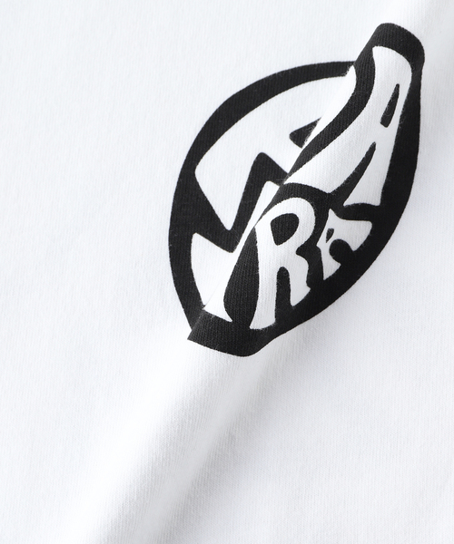 By Parra（バイパラ）の「by Parra play ball t-shirt（Tシャツ/カットソー・メンズ・ブラック/ホワイト・LARGE/MEDIUM）」の6枚目の写真