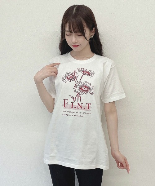 F i.n.t(フィント)の「マーガレットロゴプリントTシャツ/fint フィント(Tシャツ/カットソー・レディース・ブルー/レッド・FREE)」の6枚目の写真
