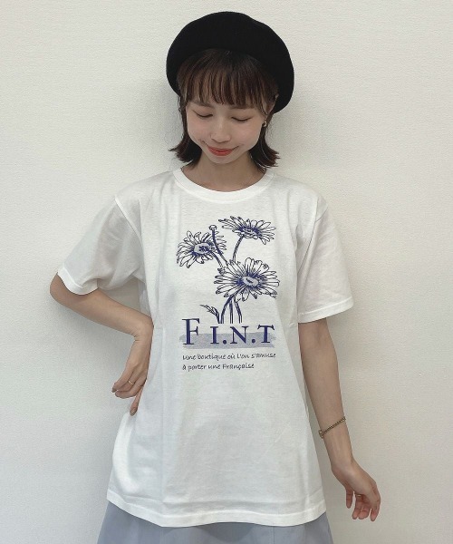 F i.n.t(フィント)の「マーガレットロゴプリントTシャツ/fint フィント(Tシャツ/カットソー・レディース・ブルー/レッド・FREE)」の12枚目の写真