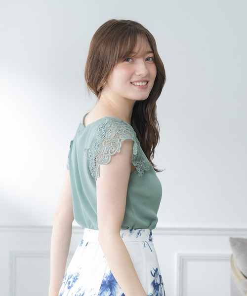 ASTORIA ODIER(アストリアオディール)の「肩レースフレンチスリーブニット(ニット/セーター・レディース・ブラック/ライトグレー/ワイン/ミント・MEDIUM)」の5枚目の写真