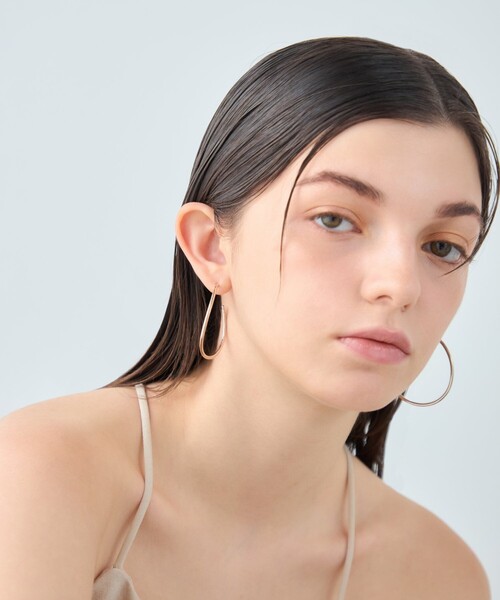 ete（エテ）の「[シグナルフープ] ピアス M（ピアス（両耳用）・レディース・ピンクゴールド/イエローゴールド・FREE）」の7枚目の写真
