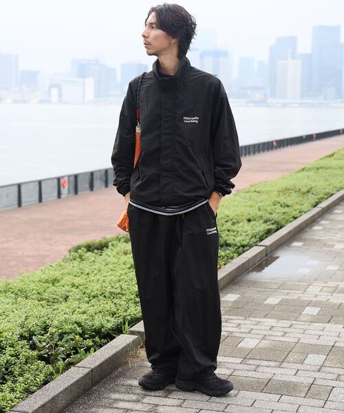 FFEIN(フェイン)の「【撥水加工】FFEIN(フェイン)ロゴ刺繍ナイロンワイドイージーパンツ/ セットアップ ナイロンカーゴパンツ 撥水加工 刺繍(その他パンツ・メンズ・アイボリー/ブラック/カーキ/ネイビー・MEDIUM/LARGE/SMALL/X-SMALL)」の12枚目の写真