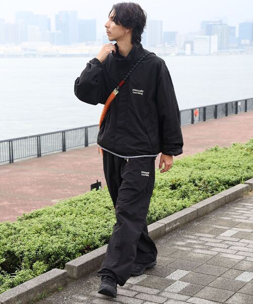 FFEIN(フェイン)の「【撥水加工】FFEIN(フェイン)ロゴ刺繍ナイロンワイドイージーパンツ/ セットアップ ナイロンカーゴパンツ 撥水加工 刺繍(その他パンツ・メンズ・アイボリー/ブラック/カーキ/ネイビー・MEDIUM/LARGE/SMALL/X-SMALL)」の13枚目の写真