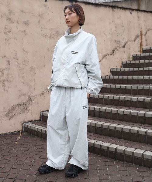 FFEIN(フェイン)の「【撥水加工】FFEIN(フェイン)ロゴ刺繍ナイロンワイドイージーパンツ/ セットアップ ナイロンカーゴパンツ 撥水加工 刺繍(その他パンツ・メンズ・アイボリー/ブラック/カーキ/ネイビー・MEDIUM/LARGE/SMALL/X-SMALL)」の21枚目の写真