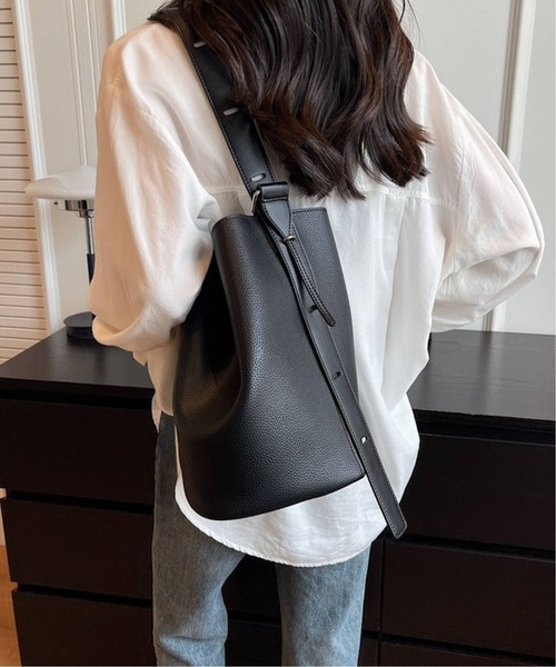 BACKYARD FAMILY(バックヤードファミリー)の「ショルダーバッグ バケツバッグ(ショルダーバッグ・レディース・ベージュ/ブラック/キャメル/グレイッシュベージュ・FREE)」の16枚目の写真