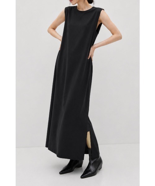 marjour(マージュール)の「DOUBLE LAYERED I-LINE DRESS(ワンピース・レディース・チャコール/ブラック・M/L)」の2枚目の写真