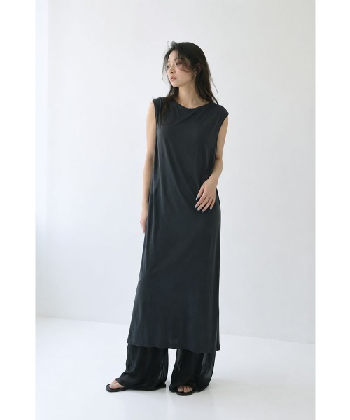 marjour(マージュール)の「DOUBLE LAYERED I-LINE DRESS(ワンピース・レディース・チャコール/ブラック・M/L)」の21枚目の写真