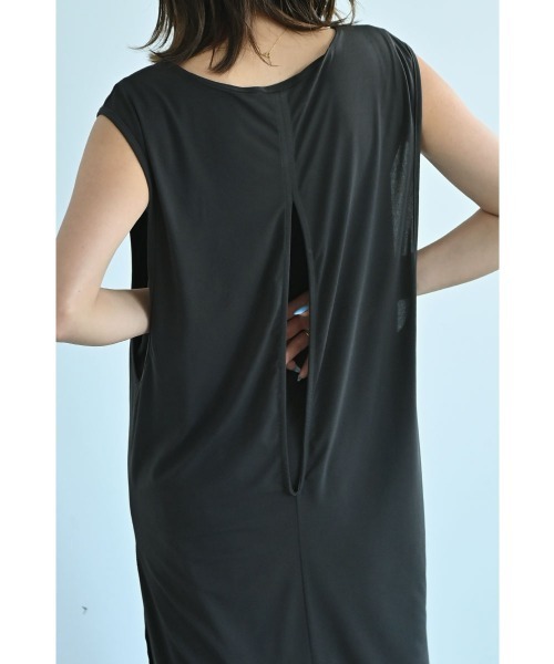 marjour(マージュール)の「DOUBLE LAYERED I-LINE DRESS(ワンピース・レディース・チャコール/ブラック・M/L)」の9枚目の写真