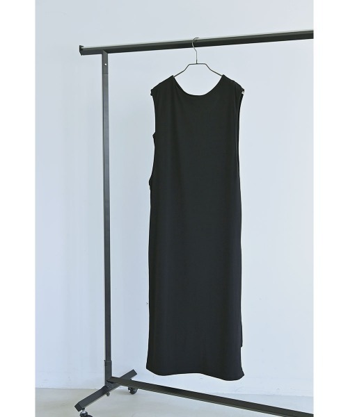 marjour(マージュール)の「DOUBLE LAYERED I-LINE DRESS(ワンピース・レディース・チャコール/ブラック・M/L)」の10枚目の写真