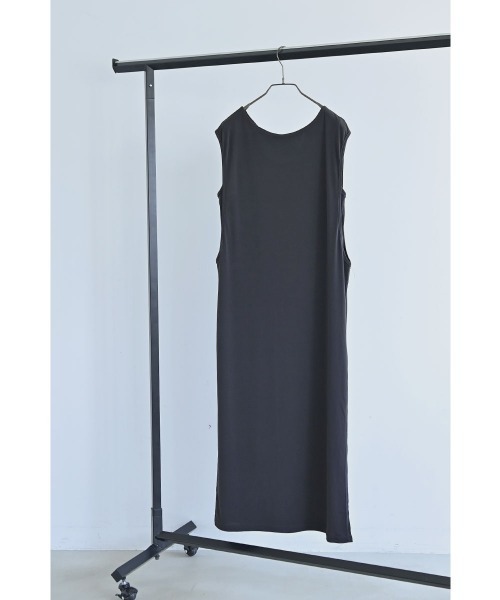 marjour(マージュール)の「DOUBLE LAYERED I-LINE DRESS(ワンピース・レディース・チャコール/ブラック・M/L)」の11枚目の写真