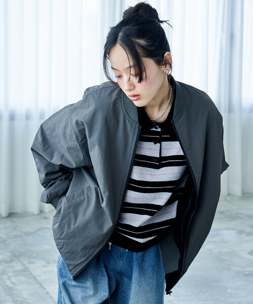 FREAK'S STORE(フリークスストア)の「限定展開 ナイロン フリース リバーシブル MA-1/ジップアップブルゾン(ブルゾン・メンズ・ネイビー/ベージュ/オリーブ/レオパード/ブラック/チャコールグレー・SMALL/MEDIUM/LARGE)」の3枚目の写真