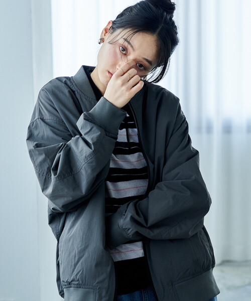 FREAK'S STORE(フリークスストア)の「限定展開 ナイロン フリース リバーシブル MA-1/ジップアップブルゾン(ブルゾン・メンズ・ネイビー/ベージュ/オリーブ/レオパード/ブラック/チャコールグレー・SMALL/MEDIUM/LARGE)」の19枚目の写真