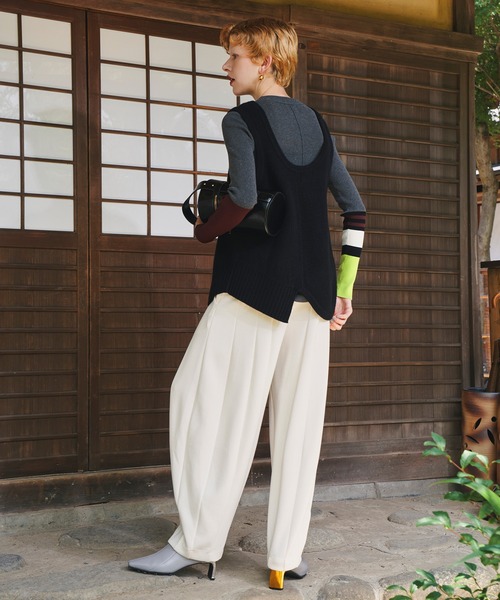 OMMO(オーエムエムオー)の「ROUND HEM BLOCKING KNIT TOP(ニット/セーター・レディース・ブラック/レッド/グレー/グリーン・F)」の9枚目の写真