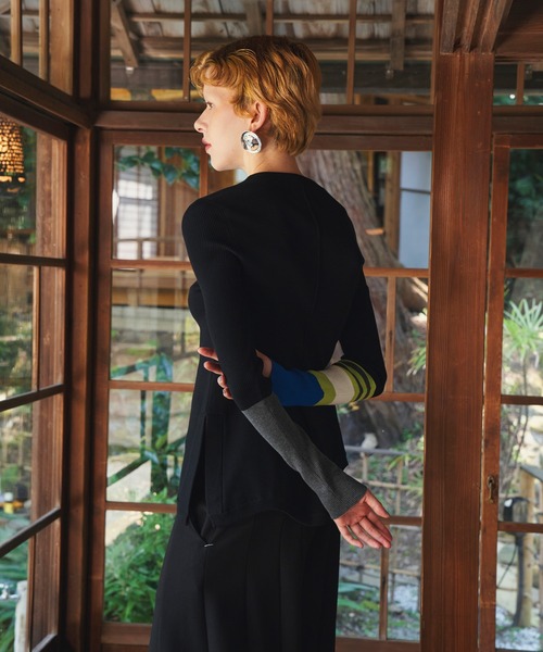 OMMO(オーエムエムオー)の「ROUND HEM BLOCKING KNIT TOP(ニット/セーター・レディース・ブラック/レッド/グレー/グリーン・F)」の12枚目の写真