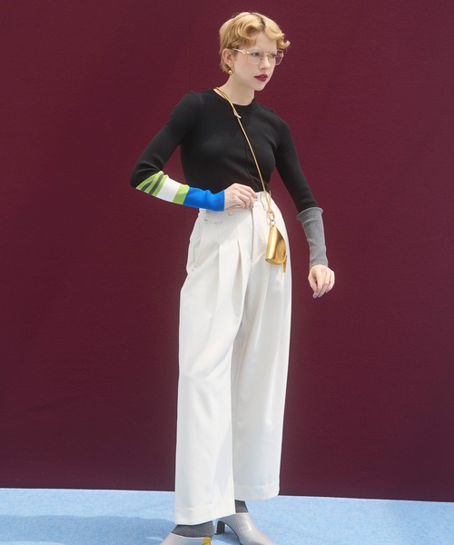OMMO(オーエムエムオー)の「ROUND HEM BLOCKING KNIT TOP(ニット/セーター・レディース・ブラック/レッド/グレー/グリーン・F)」の17枚目の写真