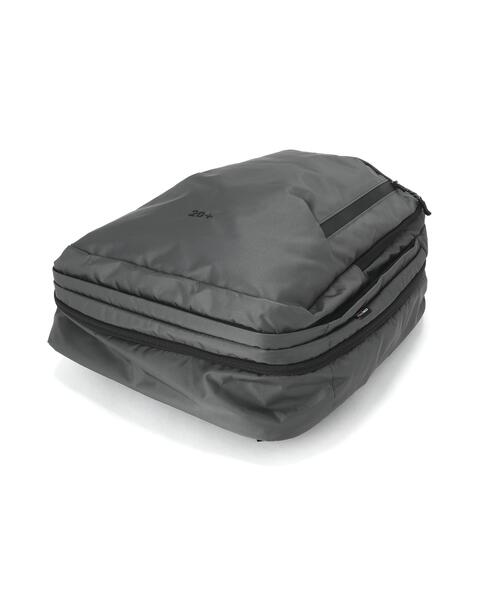 +phenix(プラスフェニックス)の「+phenix/プラスフェニックス/EXPAND BACKPACK 20+(バックパック/リュック・メンズ・グレー/ブラック・F)」の14枚目の写真
