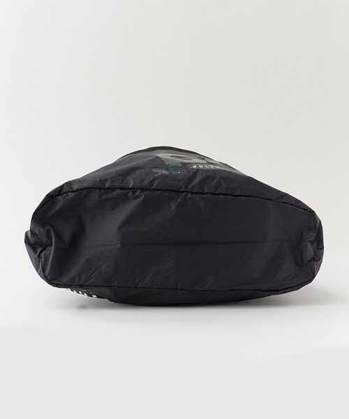 POLeR(ポーラー)の「POLeR/ポーラー DRAWSTRING SLING BAG 巾着型スリングバッグ(ボディバッグ/ウエストポーチ・メンズ・ブラック/ブルー・ONE SIZE)」の16枚目の写真