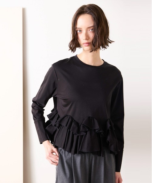 Marilyn Moon(マリリンムーン)の「spiral ruffle cutsew top(Tシャツ/カットソー・レディース・ブラック/オフホワイト・FREE)」の1枚目の写真