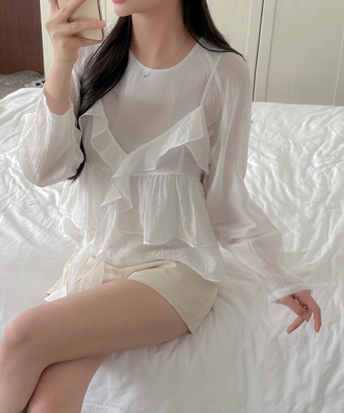 FLINEA(フリネア)の「クルーネックフリルフェイクレイヤードブラウス(シャツ/ブラウス・レディース・ホワイト/ブラック・FREE)」の5枚目の写真