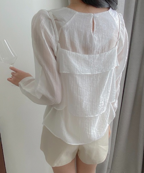 FLINEA(フリネア)の「クルーネックフリルフェイクレイヤードブラウス(シャツ/ブラウス・レディース・ホワイト/ブラック・FREE)」の10枚目の写真