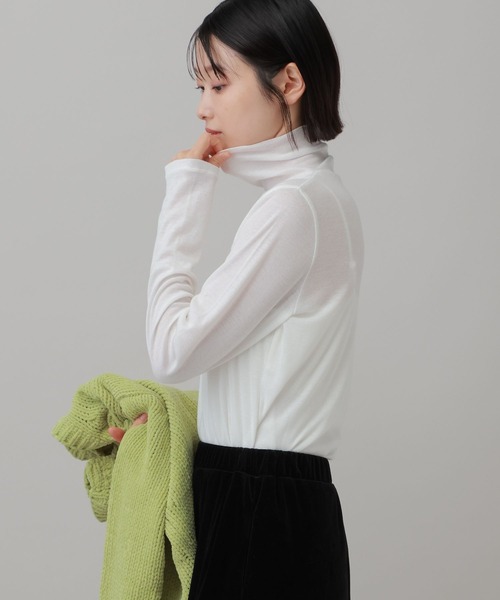 LAKOLE(ラコレ)の「シアータートル長袖 / 1075327(Tシャツ/カットソー・レディース・ブラック/ロイヤルブルー/オフホワイト・FREE)」の4枚目の写真