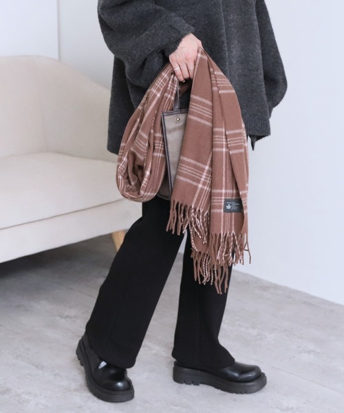 reca（レカ）の「室内でも外でも使える！ウールチェック柄大判ストール（ストール/ショール・レディース・ブラウン系その他/ピンク系その他/ブラウン系その他2/ベージュ系その他/ブルー系その他/レッド系その他/チョコ/ホワイト系その他/ブルー系その他2・FREE/ONE SIZE）」の18枚目の写真