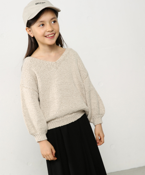 AZUL by moussy(アズールバイマウジー)の「Vネックローゲージプルオーバー(ニット/セーター・キッズ・ベージュ/オフホワイト・120/150/110/140/130/100)」の8枚目の写真