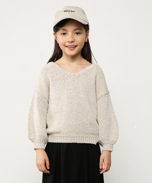 AZUL by moussy(アズールバイマウジー)の「Vネックローゲージプルオーバー(ニット/セーター・キッズ・ベージュ/オフホワイト・120/150/110/140/130/100)」の10枚目の写真