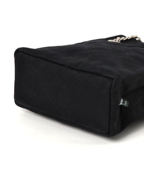 TEMBEA（テンベア）の「TEMBEA（テンベア）:スモール チェーン ポーチ（ハンドバッグ・レディース・ブラック/オフホワイト・ONE SIZE）」の5枚目の写真