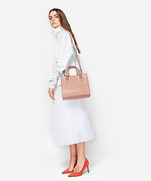 CHARLES & KEITH（チャールズ & キース）の「ポインテッドトゥドルセイパンプス / POINTED TOE D'ORSAY PUMPS（パンプス・レディース・ブラック/グリーン/ピンク/ブルー・23.5cm/23cm/22.5cm/24.5cm/25cm）」の7枚目の写真