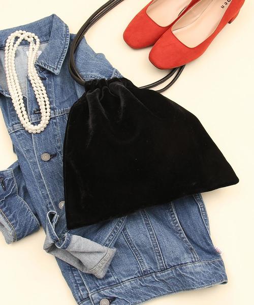 coen(コーエン)の「『リンネル』2017/11月号掲載】ベロアタッチ巾着バッグ(ハンドバッグ・レディース・ブラック/ワインレッド・FREE)」の2枚目の写真