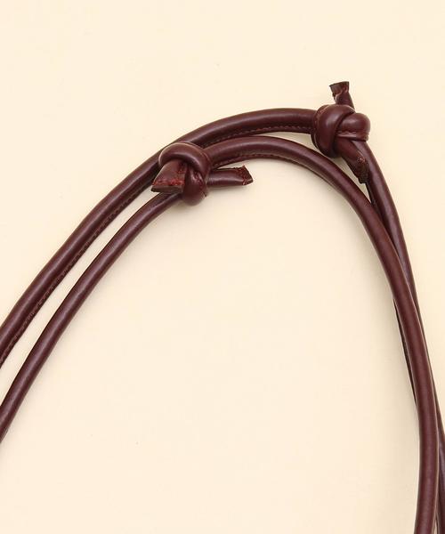 coen(コーエン)の「『リンネル』2017/11月号掲載】ベロアタッチ巾着バッグ(ハンドバッグ・レディース・ブラック/ワインレッド・FREE)」の4枚目の写真