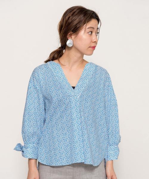 HELIOPOLE(エリオポール)の「LIBERTY 【Ramble】タナローンリボンカフスブラウス(シャツ/ブラウス・レディース・ブルー/グリーン・38)」の4枚目の写真