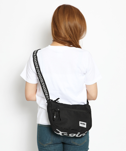 X-girl（エックスガール）の「BREEZE SHOULDER BAG（ショルダーバッグ・レディース・ブラック/イエロー/ブルー/ネイビー・ONE SIZE）」の15枚目の写真