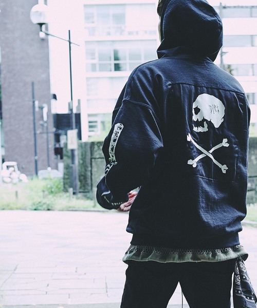 CHORD NUMBER EIGHT（コードナンバーエイト）の「BIG ZIP PARKA（パーカー・メンズ・ホワイト/ブラック・SMALL/MEDIUM/LARGE）」の2枚目の写真