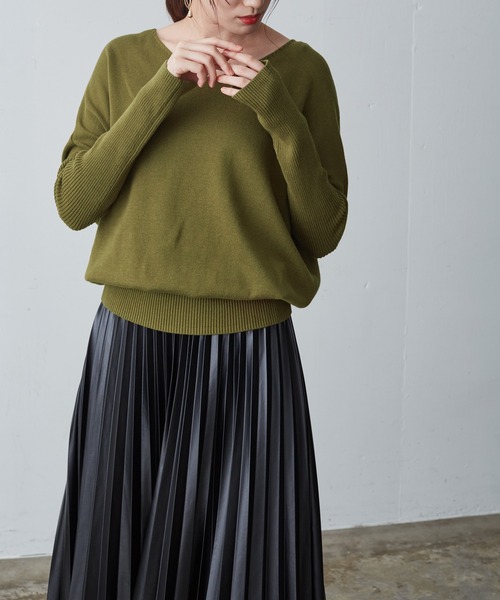 Chaco closet（チャコ クローゼット）の「Vネックドルマンスリーブ長袖リブコットンニット（ニット/セーター・レディース・ブラック/ライトグリーン/ピンク/ライトブルー/アイボリー/グレー/ライトパープル/ベージュ/カーキ/モカ/ダークベージュ/テラコッタ/チャコールグレー/グリーン系その他/ラベンダー/グリーン系その他2/ダークパープル/ライトピンク/ブルーグリーン・FREE）」の10枚目の写真