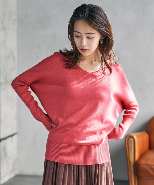 Chaco closet（チャコ クローゼット）の「Vネックドルマンスリーブ長袖リブコットンニット（ニット/セーター・レディース・ブラック/ライトグリーン/ピンク/ライトブルー/アイボリー/グレー/ライトパープル/ベージュ/カーキ/モカ/ダークベージュ/テラコッタ/チャコールグレー/グリーン系その他/ラベンダー/グリーン系その他2/ダークパープル/ライトピンク/ブルーグリーン・FREE）」の19枚目の写真