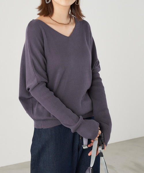 Chaco closet（チャコ クローゼット）の「Vネックドルマンスリーブ長袖リブコットンニット（ニット/セーター・レディース・ブラック/ライトグリーン/ピンク/ライトブルー/アイボリー/グレー/ライトパープル/ベージュ/カーキ/モカ/ダークベージュ/テラコッタ/チャコールグレー/グリーン系その他/ラベンダー/グリーン系その他2/ダークパープル/ライトピンク/ブルーグリーン・FREE）」の16枚目の写真