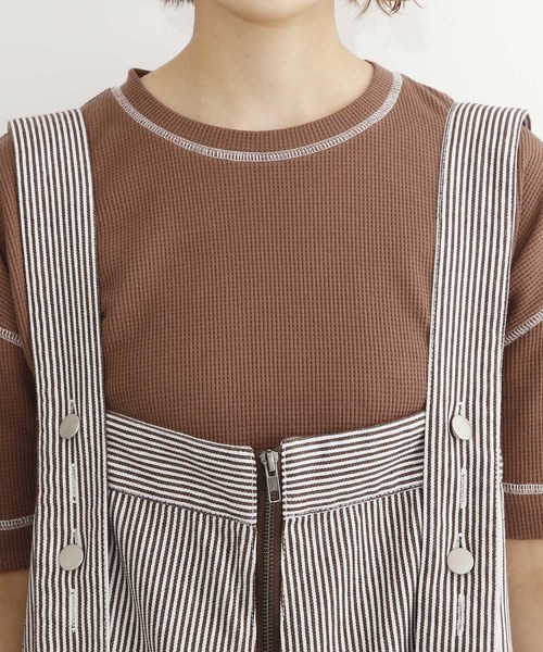 MERLOT(メルロー)の「ヒッコリーストライプ柄フロントジップサロペット052-7099(サロペット/オーバーオール・レディース・ネイビー/ブラウン・FREE)」の6枚目の写真