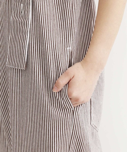 MERLOT(メルロー)の「ヒッコリーストライプ柄フロントジップサロペット052-7099(サロペット/オーバーオール・レディース・ネイビー/ブラウン・FREE)」の8枚目の写真