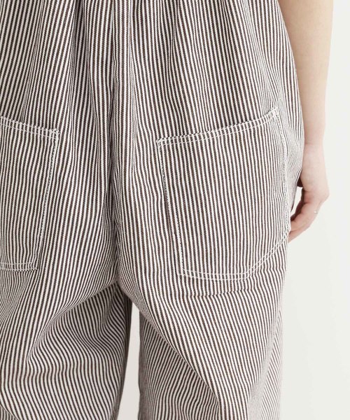 MERLOT(メルロー)の「ヒッコリーストライプ柄フロントジップサロペット052-7099(サロペット/オーバーオール・レディース・ネイビー/ブラウン・FREE)」の15枚目の写真