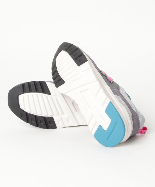 NEW BALANCE（ニューバランス）の「New Balance CM997H  2019SS（スニーカー・レディース・ホワイト/グレー/ネイビー・22.5cm/23cm/23.5cm/24.0cm/24.5cm）」の4枚目の写真