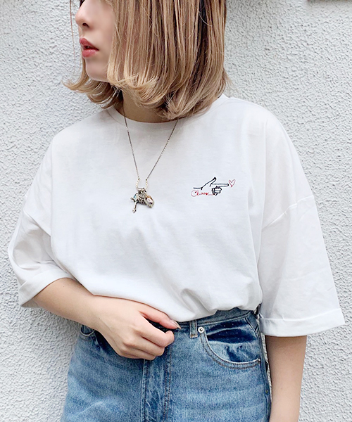apres jour(アプレジュール)の「アソートプリントTシャツ【ZOZOTOWN限定アイテム】(Tシャツ/カットソー・レディース・スモークピンク/ホワイト系その他/その他/オフホワイト/グリーン系その他/ラベンダー/ブルー系その他/レッド系その他/ホワイト/ブラック/ブルー/ホワイト系その他3/ホワイト系その他2・フリー)」の2枚目の写真