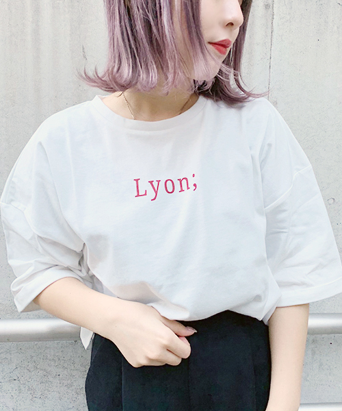 apres jour(アプレジュール)の「アソートプリントTシャツ【ZOZOTOWN限定アイテム】(Tシャツ/カットソー・レディース・スモークピンク/ホワイト系その他/その他/オフホワイト/グリーン系その他/ラベンダー/ブルー系その他/レッド系その他/ホワイト/ブラック/ブルー/ホワイト系その他3/ホワイト系その他2・フリー)」の3枚目の写真