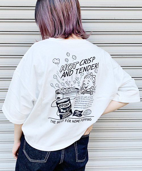 apres jour(アプレジュール)の「アソートプリントTシャツ【ZOZOTOWN限定アイテム】(Tシャツ/カットソー・レディース・スモークピンク/ホワイト系その他/その他/オフホワイト/グリーン系その他/ラベンダー/ブルー系その他/レッド系その他/ホワイト/ブラック/ブルー/ホワイト系その他3/ホワイト系その他2・フリー)」の5枚目の写真