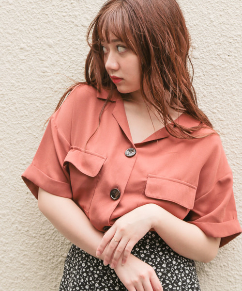 apres jour（アプレジュール）の「スコッチボタン開襟シャツ【ZOZOTOWN限定アイテム】（シャツ/ブラウス・レディース・ブルー/オレンジ系その他/ライトベージュ/モカ/レンガ・フリー）」の4枚目の写真