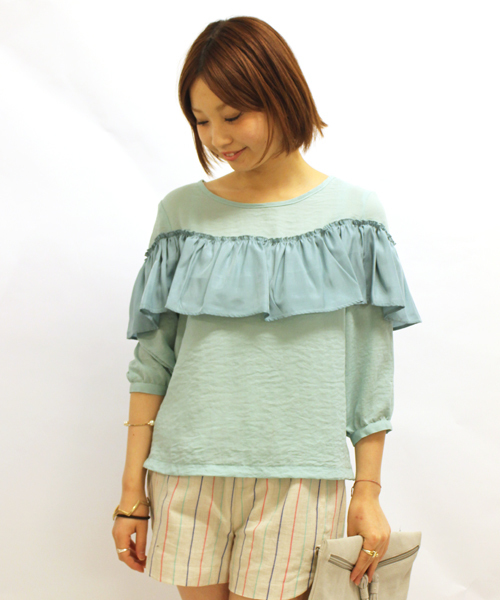 mystic(ミスティック)の「ギャザーフリルブラウス(シャツ/ブラウス・レディース・オフホワイト/ベージュ/ピンク/ミント/ネイビー・フリ-)」の4枚目の写真