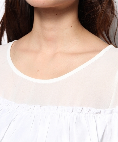 mystic(ミスティック)の「ギャザーフリルブラウス(シャツ/ブラウス・レディース・オフホワイト/ベージュ/ピンク/ミント/ネイビー・フリ-)」の7枚目の写真