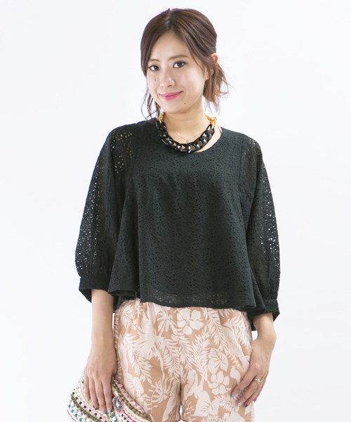 mystic（ミスティック）の「レースバルーン袖ショートプルオーバー（シャツ/ブラウス・レディース・ラベンダー/ベージュ/ブラック/オフホワイト/ネイビー/グリーン・ﾌﾘ-）」の2枚目の写真