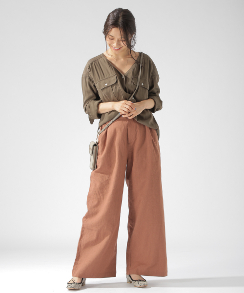 BAYFLOW(ベイフロー)の「ミリタリーVネックシャツ(シャツ/ブラウス・レディース・チャコールグレー/カーキ/オレンジ・SMALL/MEDIUM)」の5枚目の写真